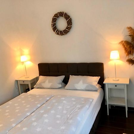 Apartment Tinyhouse Mit Pool, Outdoor Whirlpool Und Garten Petershagen-Eggersdorf Exterior photo